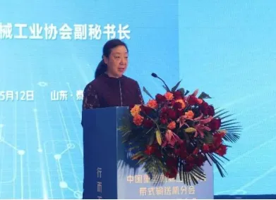 邻居姐姐半夜舔我日韩av