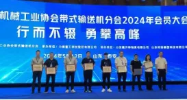 邻居姐姐半夜舔我日韩av